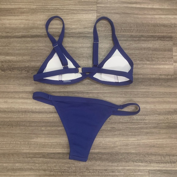 Blue bikini set - Picture 2 of 5